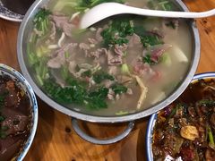 -杨三孃跷脚牛肉(西外棕榈岛店)