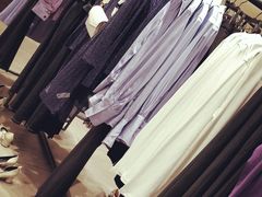 -URBAN REVIVO(高德置地广场·春广场店)