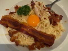 -Chom Cafe and Restaurant