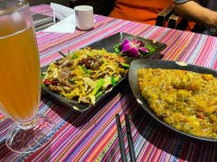 -香巴拉云南餐厅(华莱坞店)