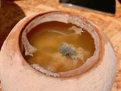 泰国椰皇炖乌鸡汤-陈鹏鹏潮汕菜(欢乐海岸 海边景观店)
