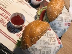 -The Habit Burger Grill 哈比特汉堡(复兴soho店)