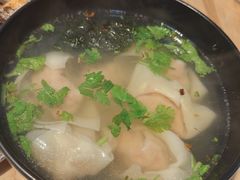 虾仁馄饨-和众大油条(维明路店)