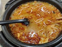 -花馬肆.云南过桥米线(汉神购物广场现场熬汤店)