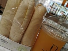 -顶东面包花园·生日蛋糕(世博店)