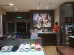-UGG(燕莎奥特莱斯购物中心店)