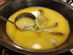 -鲜入围煮花胶鸡海鲜火锅