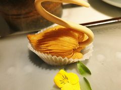 天鹅榴莲酥-韵秋荷(宝山龙湖天街店)