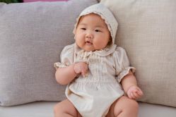 -亲吻宝贝儿童摄影