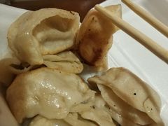 -黄阿姨锅贴大王(万航渡路店)