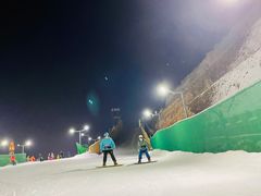 -采薇庄园四季滑雪场