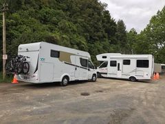 -怀托摩萤火虫洞