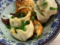 韭菜猪肉煎饺-无名氏宵夜小摊(祝家三姐妹馄饨店)