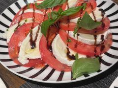 水牛芝士配番茄威尼斯小吃-IL TEATRO 精品意大利餐厅