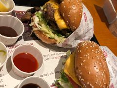 -The Habit Burger Grill 哈比特汉堡(复兴soho店)