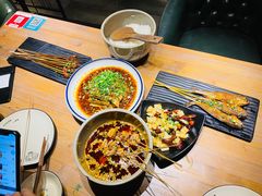 -临界音乐酒馆·小龙虾·江湖菜(华熙LIVE·鱼洞店)
