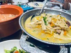 -黄泥岗·地道湖北菜(奥特莱斯店)