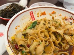 -顺溜·手工刀削面·黑金店(铜锣湾店)