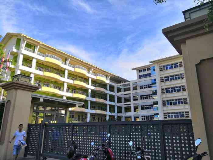 三亚华侨学校(丹湖校区)-"个人觉得华侨学校还可以,缺点是住宿环境比.