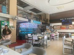 -覃记海鲜美食餐厅