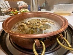 -菌海森林·非遗野生菌火锅(西山区滇池路摩根道店)