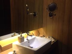 -西安大雁塔科技大学地铁站亚朵酒店