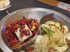 -沸炉重庆老火锅(军事博物馆店)