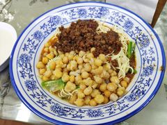 -渝之汇牛肉豌杂面