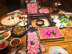 -老牌坊云南鱼豆花火锅(爱建店)