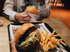 -The Habit Burger Grill 哈比特汉堡(复兴soho店)