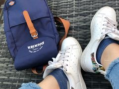 -UNI UNI(环亚凯瑟琳店)