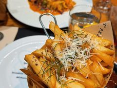 -Mark&Mars Restaurant