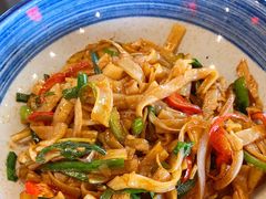 -张氏宽窄巷成都名小吃(华发新天地店)