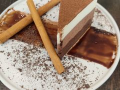 -Chom Cafe and Restaurant