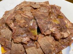 东口大刀牛肉-东口码头·烧鸽子·鱼头泡饼·地方菜(金鹰悦城店)
