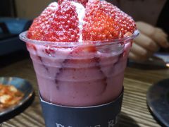 草莓奶昔-MI WU FACTORY米屋美食工厂餐厅(绿地店)