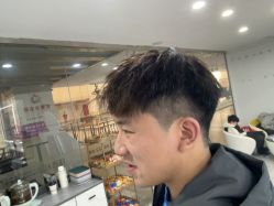 -镁连社·美联社
