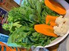 -野山舂·贵州现舂酸汤火锅(鸿通城店)