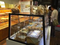 面包甜点陈列柜-匠造烘焙(上海湾店)