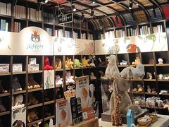 -钟书阁(松江泰晤士小镇店)