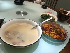 -丁里羊肉小镇(天鹅湖总店)