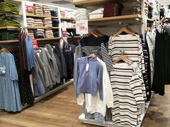 店内环境-优衣库(上海虹口龙之梦店)