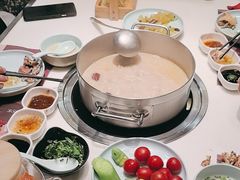 -洪氏嗨捞·猪肚鸡火锅(阳光天地店)
