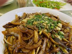 响油鳝丝-艳阳度假酒店·餐厅