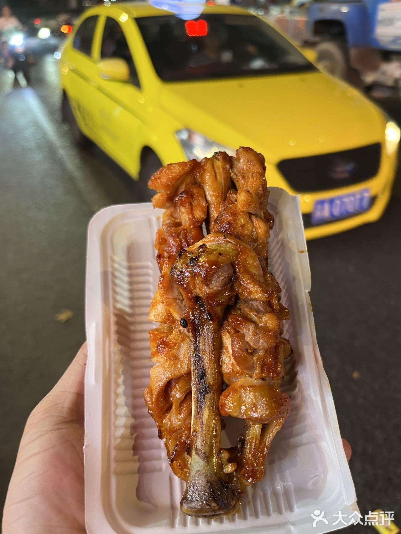 重庆街边奥尔良烧烤摊，人均15r吃撑
