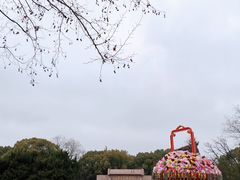 -龙华烈士纪念馆-停车场