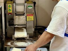 -李与白包子铺(桐梓林店)