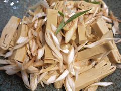 自制泉水豆腐皮-魁盛居百年鲁菜馆(县西巷店)