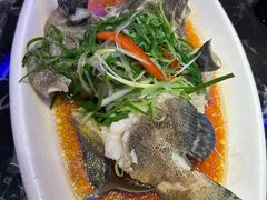 -荣誉海鲜酒楼(海湾店)