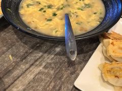 -今鲜源酒店·海鲜锅贴青岛菜(新湛路店)